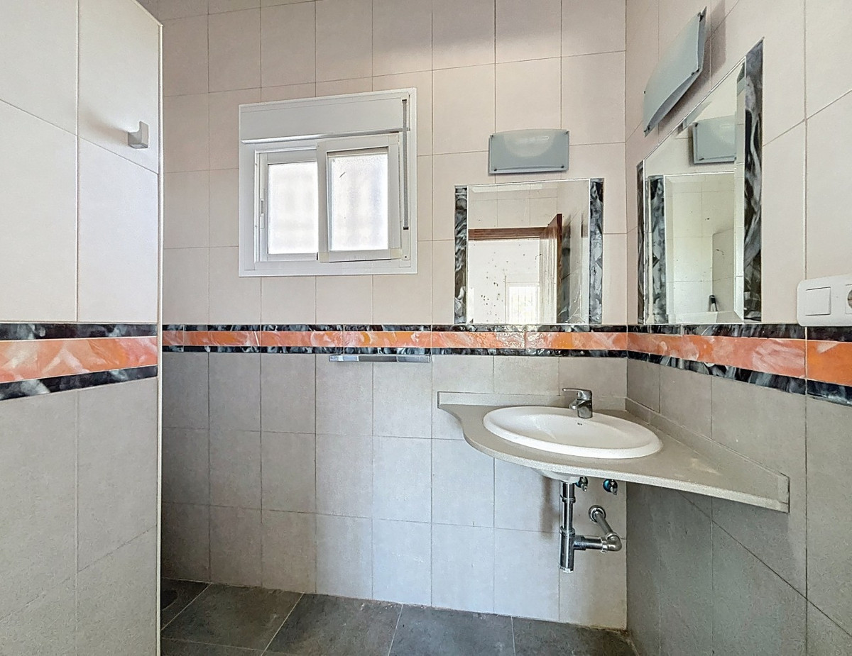 3 Bed Townhouse for sale in Almayate Alto Costa Del Sol East, Málaga, Spain