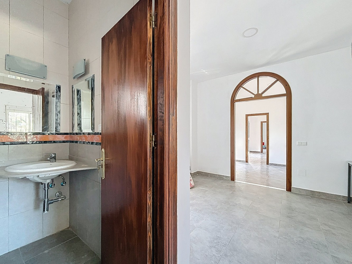 3 Bed Townhouse for sale in Almayate Alto Costa Del Sol East, Málaga, Spain