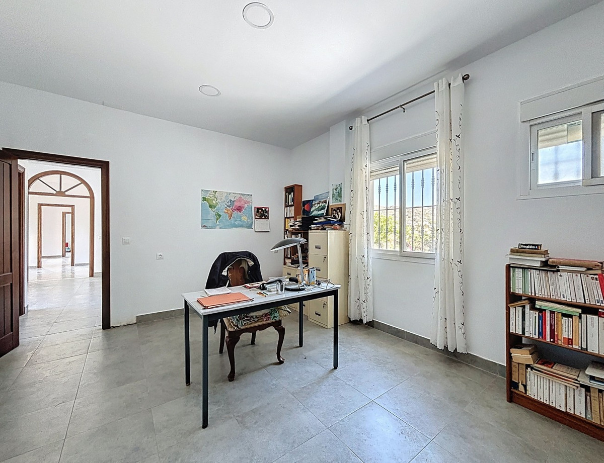 3 Bed Townhouse for sale in Almayate Alto Costa Del Sol East, Málaga, Spain