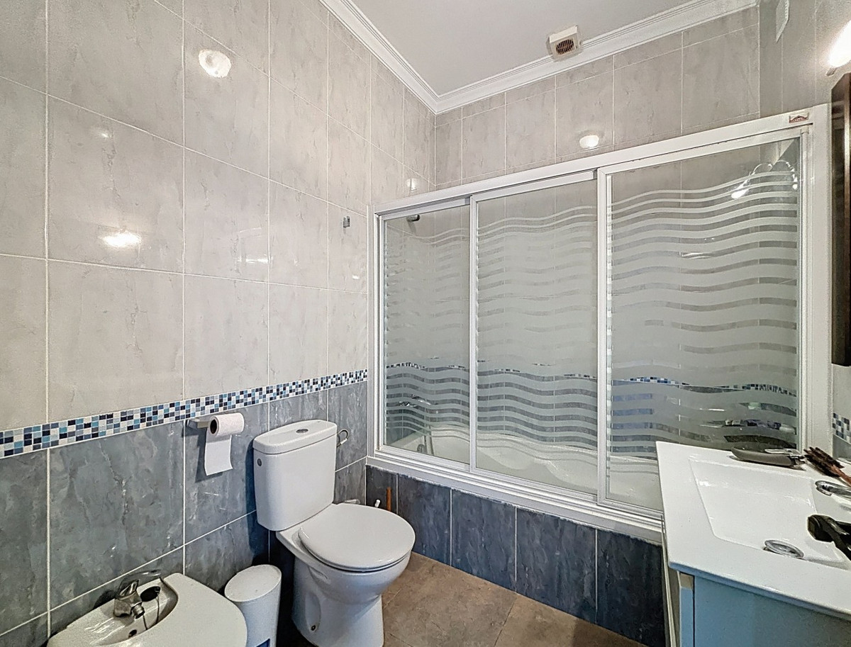 3 Bed Townhouse for sale in Almayate Alto Costa Del Sol East, Málaga, Spain