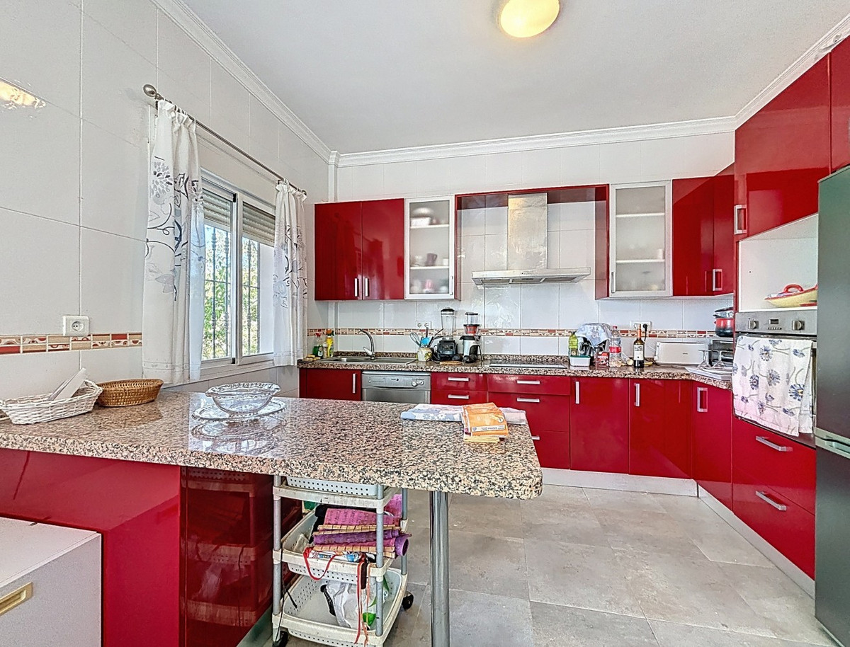 3 Bed Townhouse for sale in Almayate Alto Costa Del Sol East, Málaga, Spain