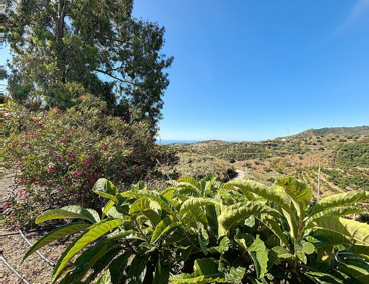 3 Bed Townhouse for sale in Almayate Alto Costa Del Sol East, Málaga, Spain