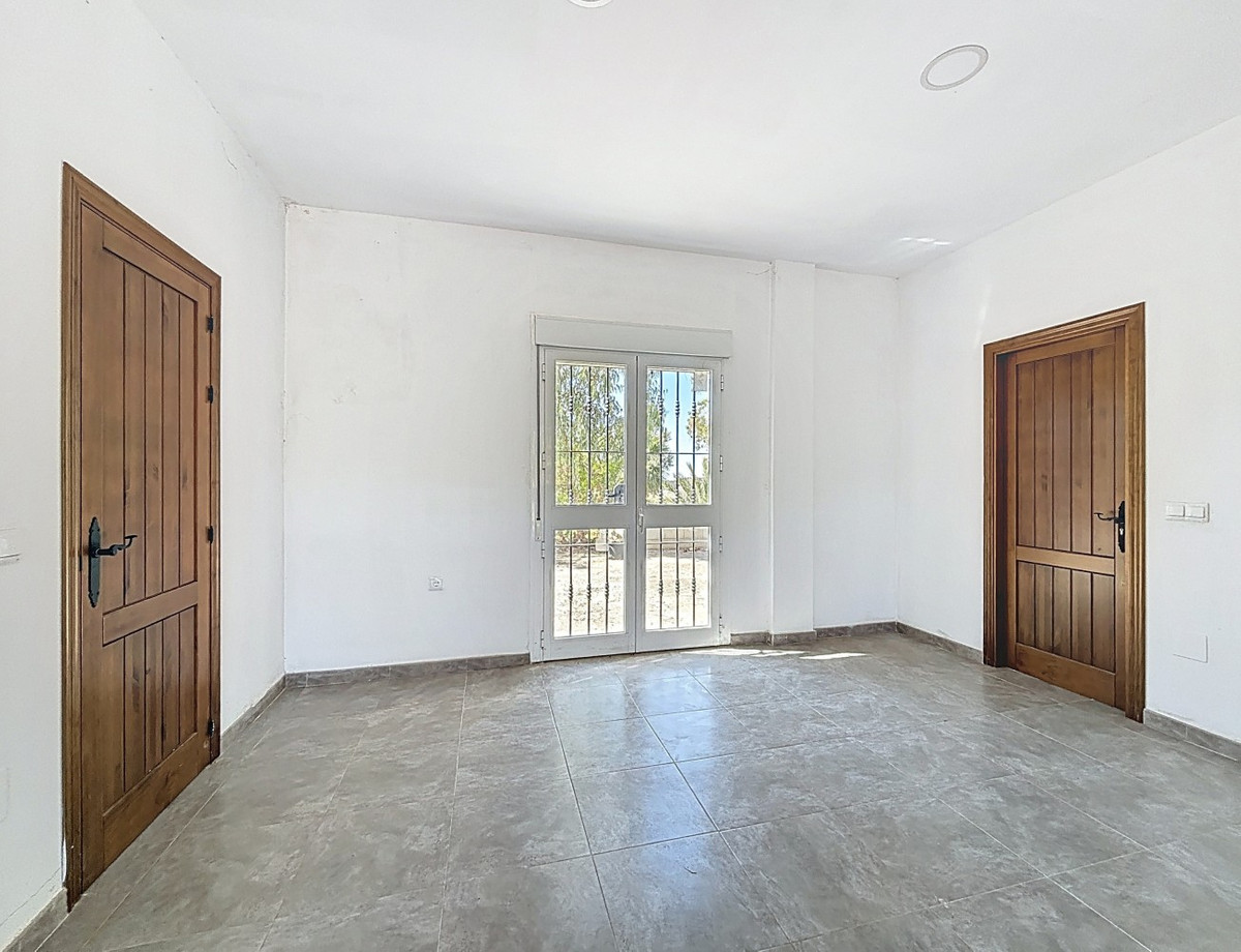3 Bed Townhouse for sale in Almayate Alto Costa Del Sol East, Málaga, Spain
