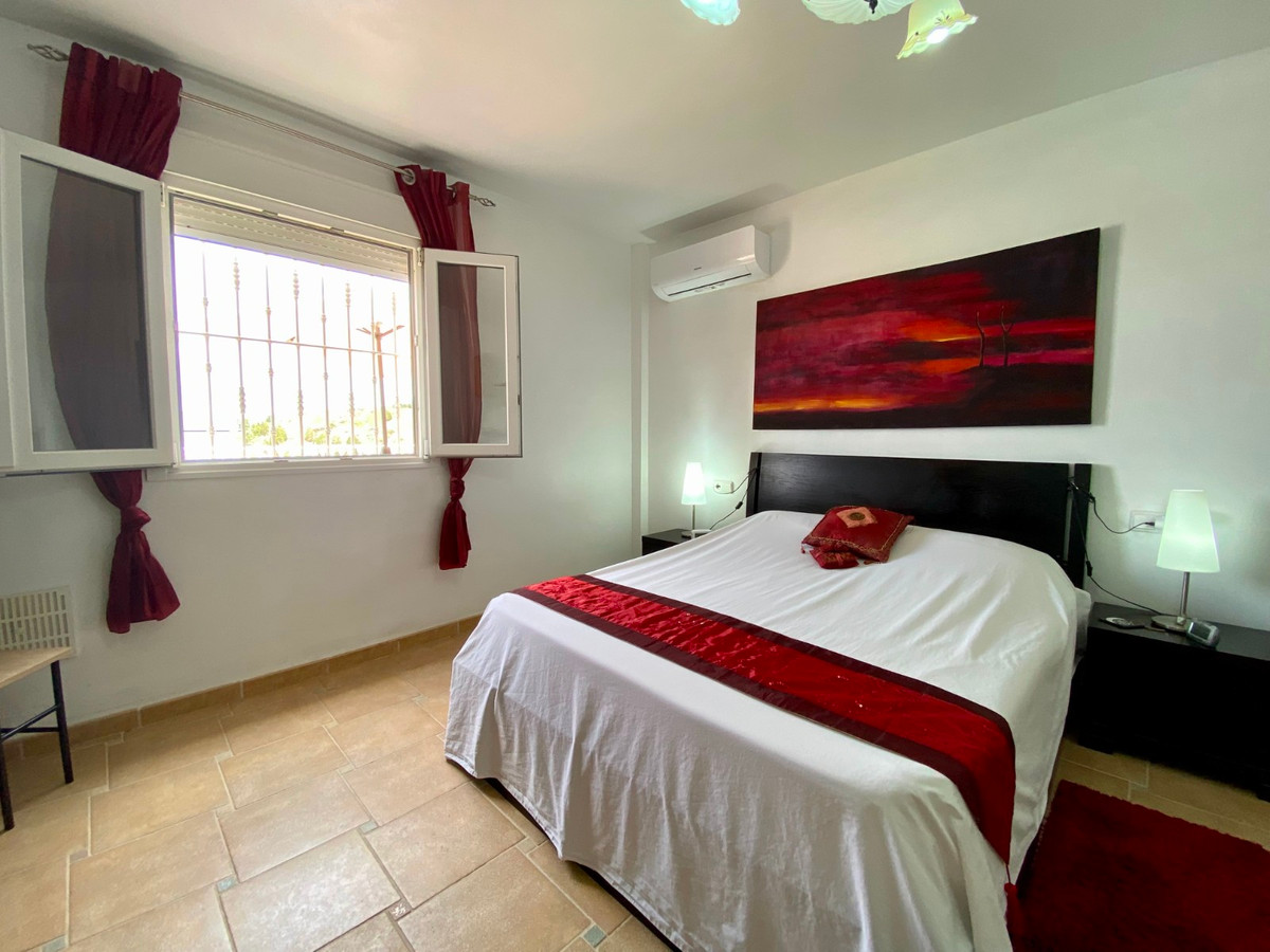 Se vende Villa - Chalet de 3 dormitorios en Costa Blanca, Alicante, España