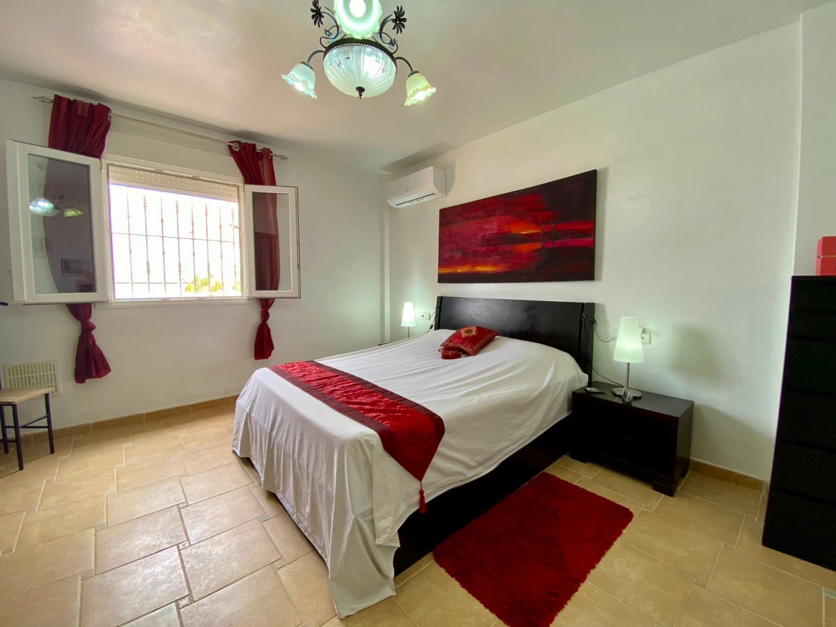 Se vende Villa - Chalet de 3 dormitorios en Costa Blanca, Alicante, España