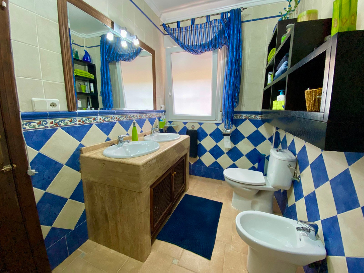 Se vende Villa - Chalet de 3 dormitorios en Costa Blanca, Alicante, España