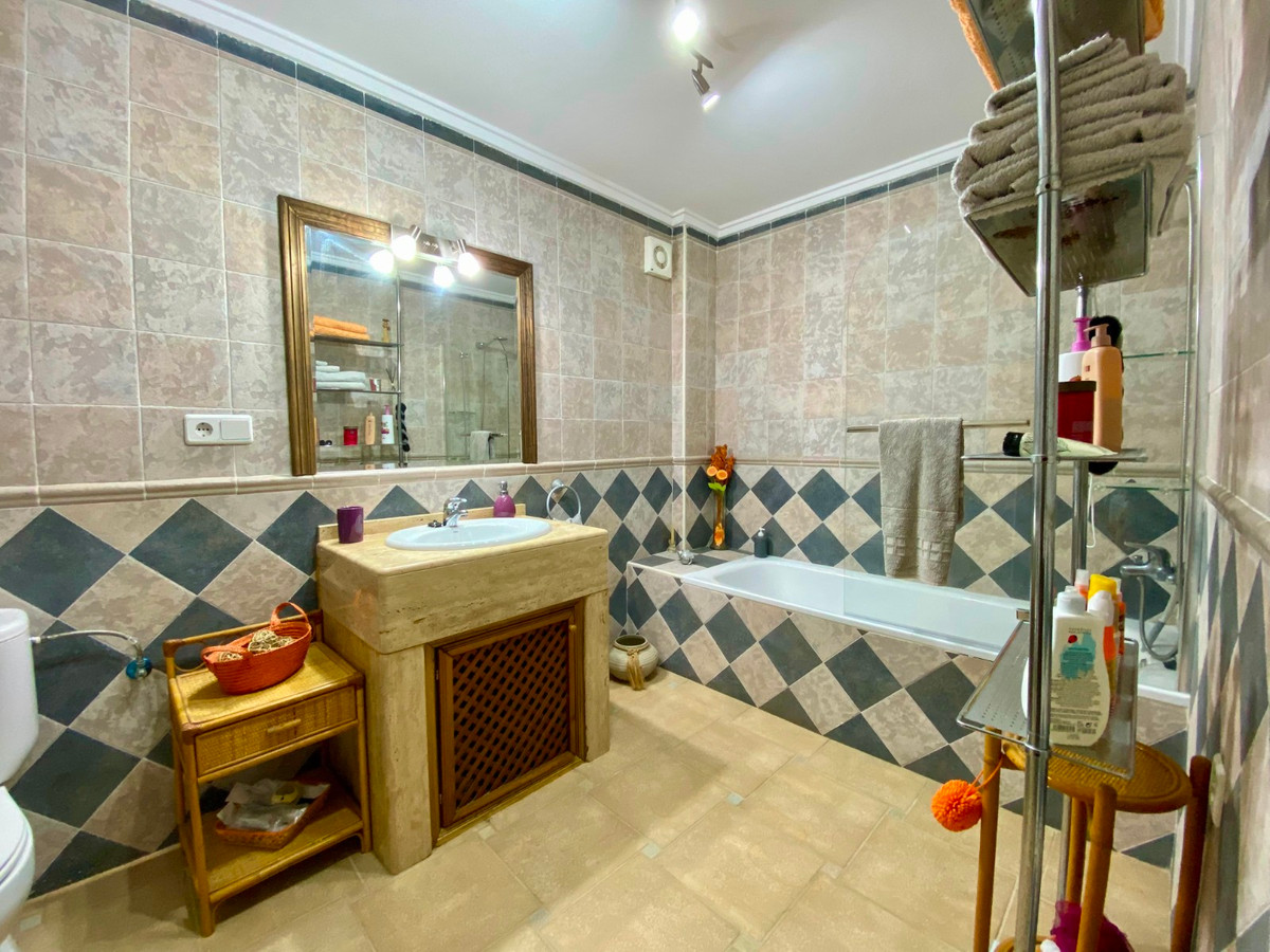 Se vende Villa - Chalet de 3 dormitorios en Costa Blanca, Alicante, España