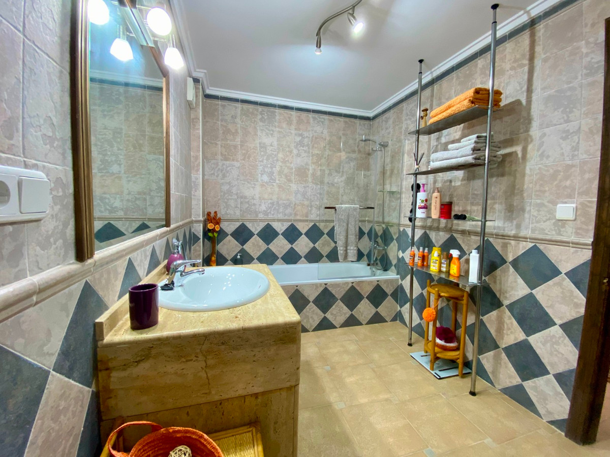 Se vende Villa - Chalet de 3 dormitorios en Costa Blanca, Alicante, España