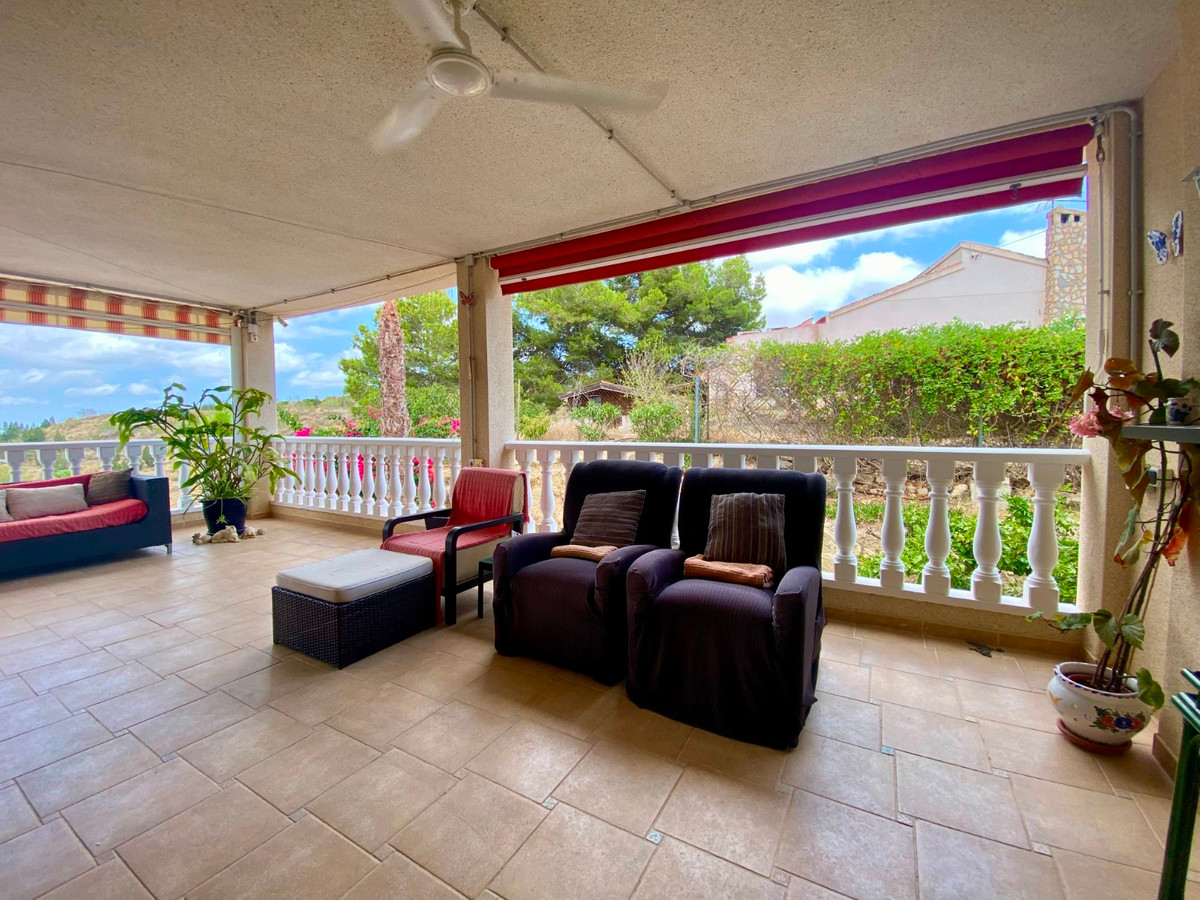Se vende Villa - Chalet de 3 dormitorios en Costa Blanca, Alicante, España