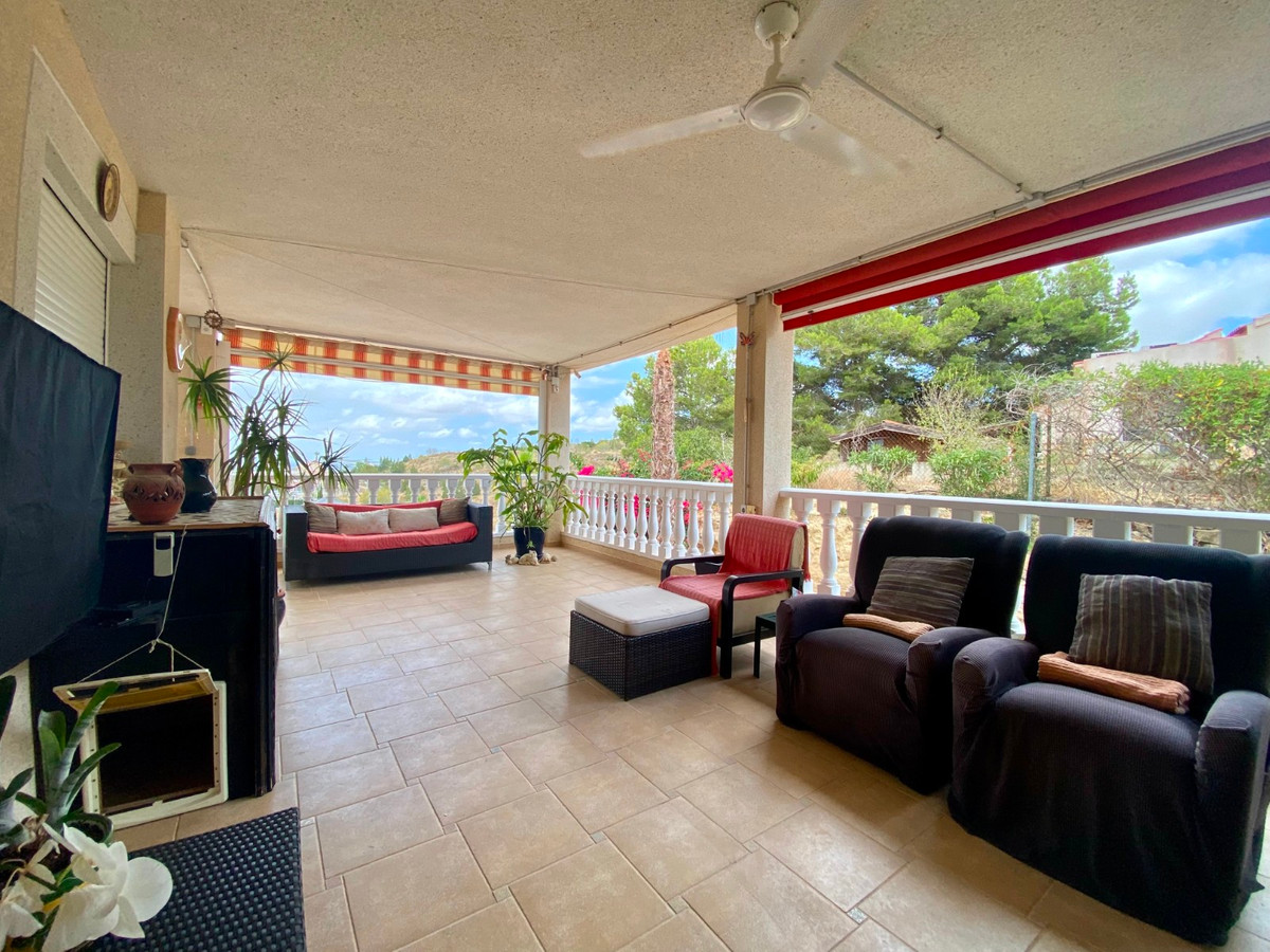 Se vende Villa - Chalet de 3 dormitorios en Costa Blanca, Alicante, España