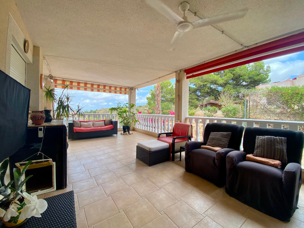 Se vende Villa - Chalet de 3 dormitorios en Costa Blanca, Alicante, España