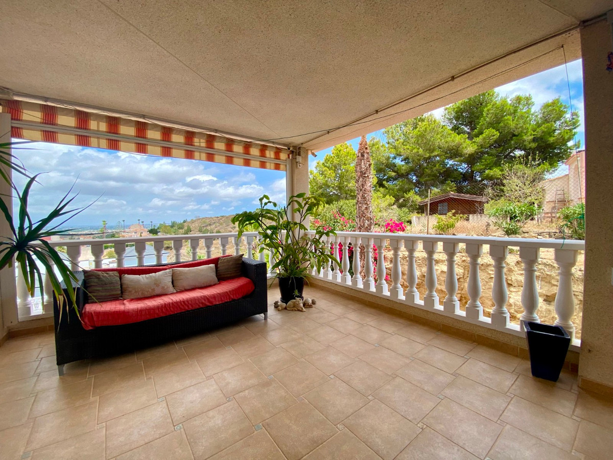 Se vende Villa - Chalet de 3 dormitorios en Costa Blanca, Alicante, España