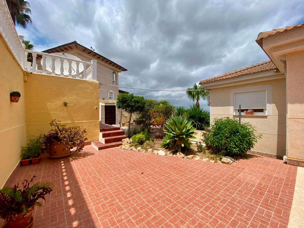 Se vende Villa - Chalet de 3 dormitorios en Costa Blanca, Alicante, España