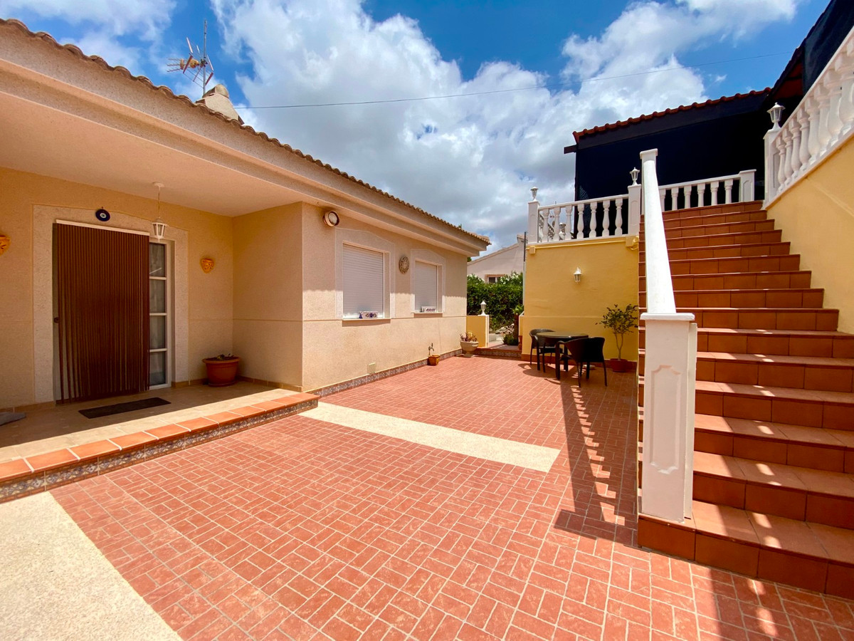 Se vende Villa - Chalet de 3 dormitorios en Costa Blanca, Alicante, España