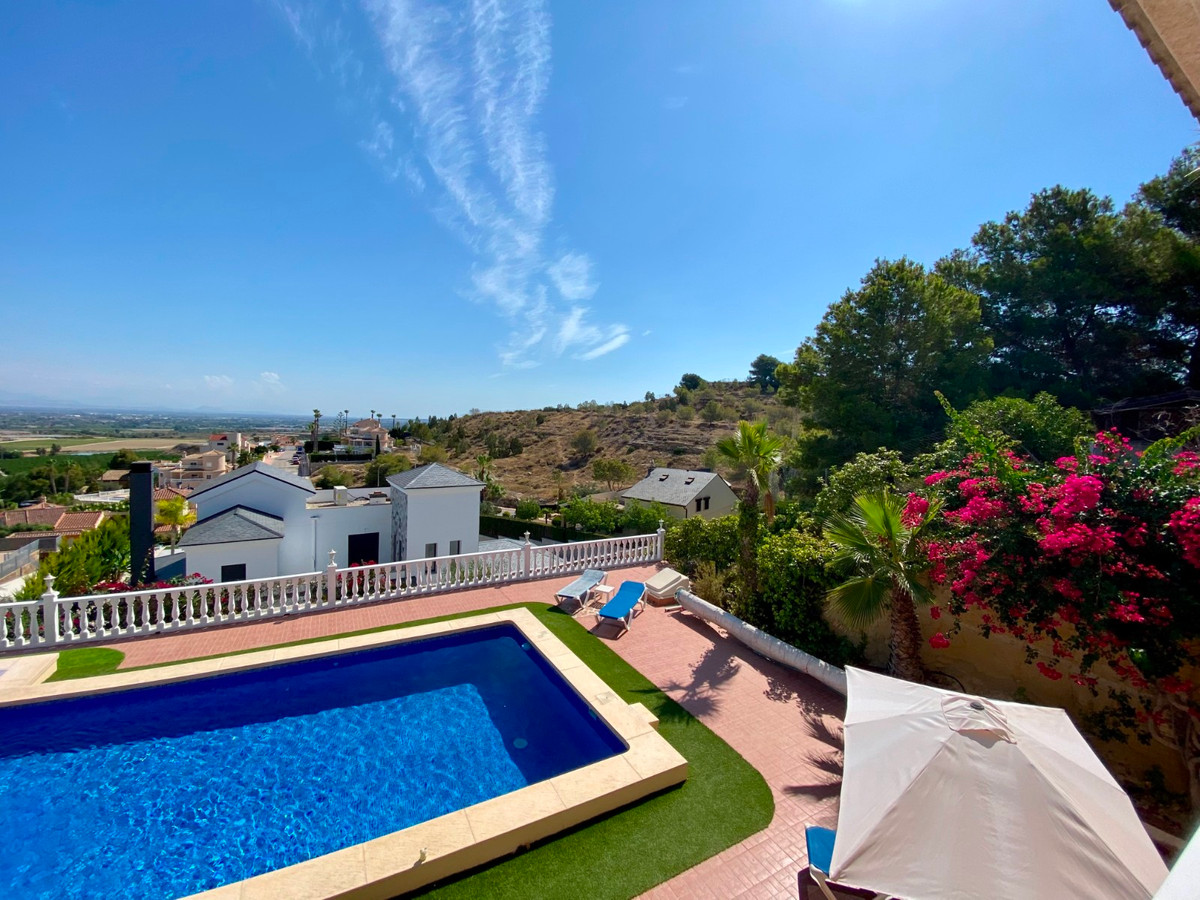 Se vende Villa - Chalet de 3 dormitorios en Costa Blanca, Alicante, España
