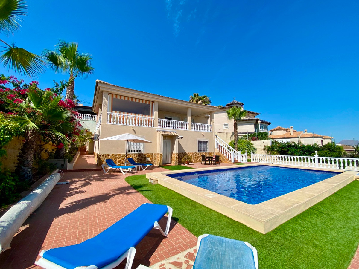 Se vende Villa - Chalet de 3 dormitorios en Costa Blanca, Alicante, España