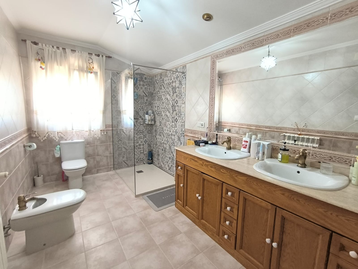 Se vende Villa - Chalet de 6 dormitorios en Costa Calida, Murcia, España