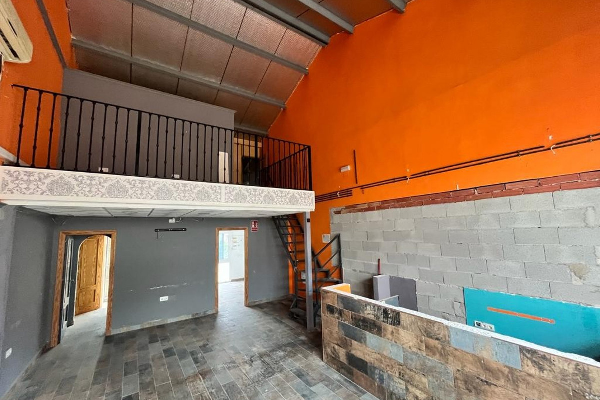 Commercial unit for sale in Algorfa Costa Blanca, Alicante, Spain