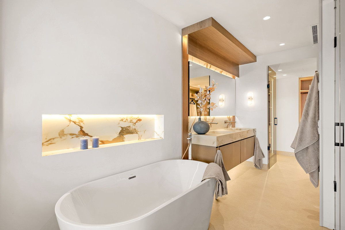 Se vende Apartamento Planta Media de 4 dormitorios en Costa Del Sol, Málaga, España