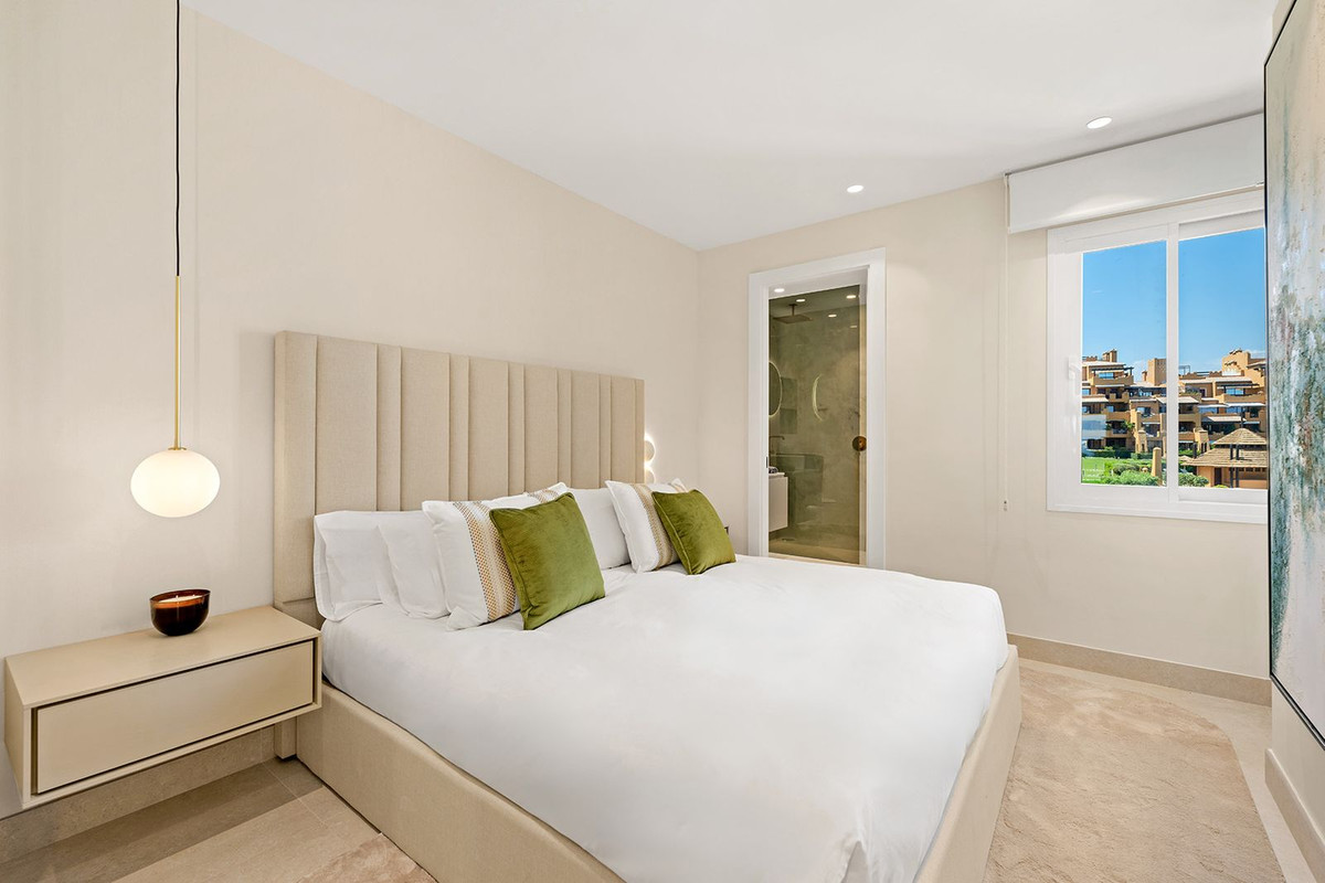 Se vende Apartamento Planta Media de 4 dormitorios en Costa Del Sol, Málaga, España