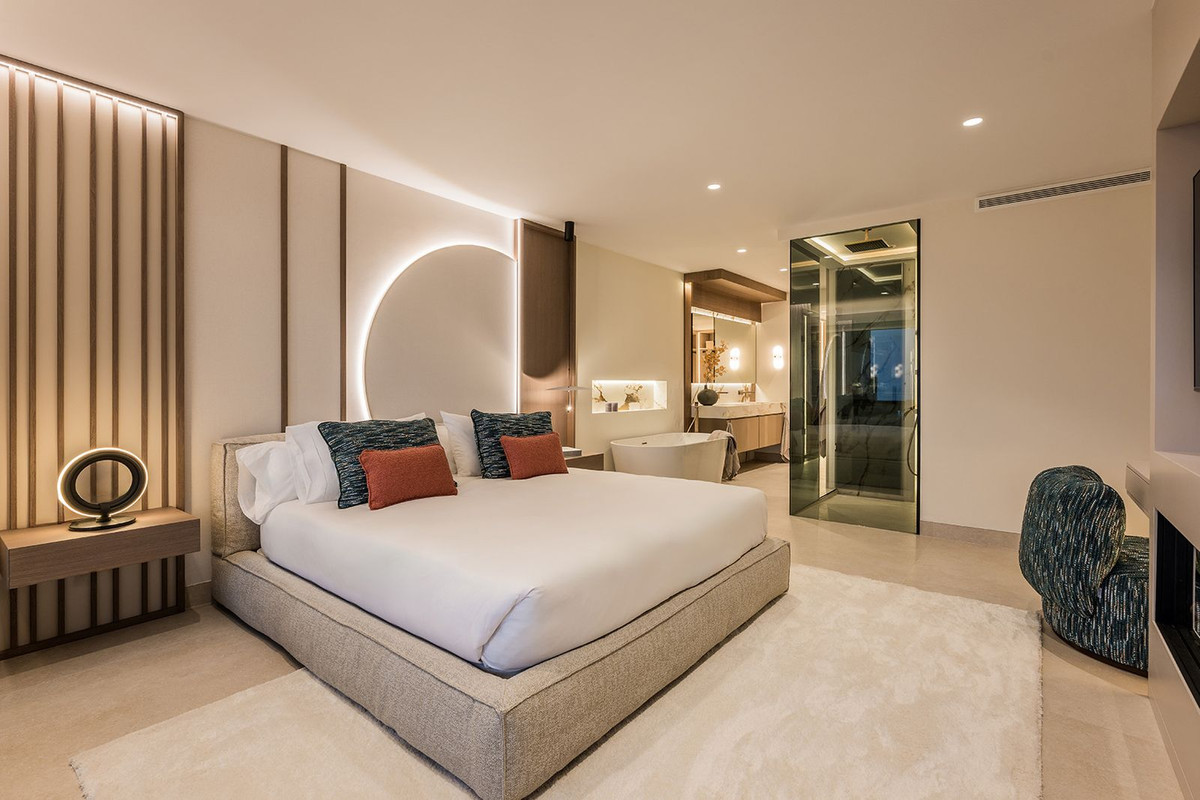Se vende Apartamento Planta Media de 4 dormitorios en Costa Del Sol, Málaga, España