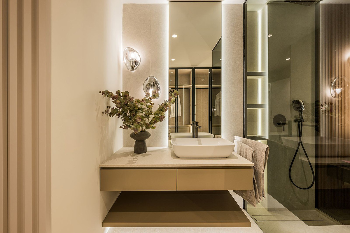Se vende Apartamento Planta Media de 4 dormitorios en Costa Del Sol, Málaga, España