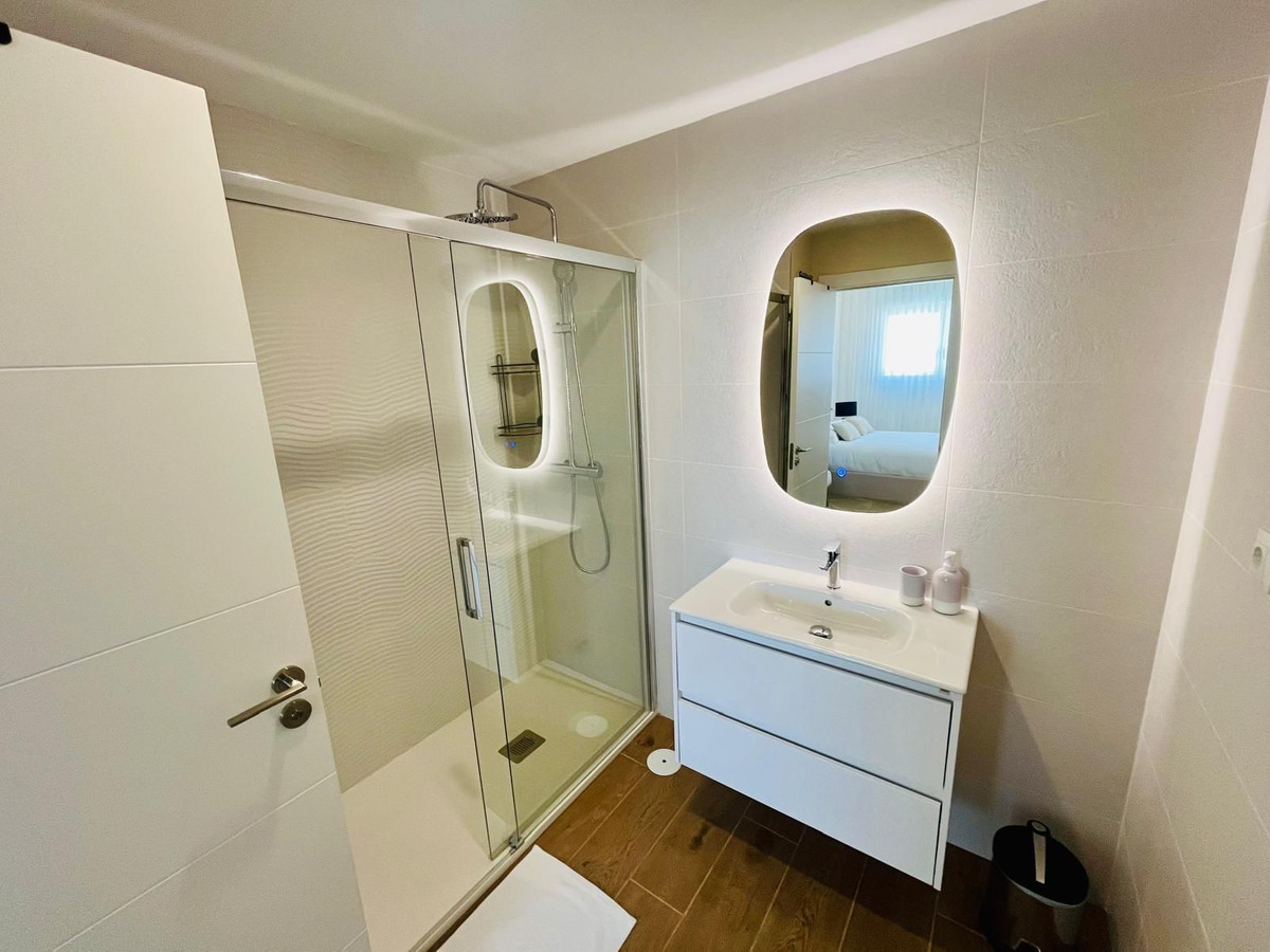 3 Bed Apartment for sale in Estepona Costa Del Sol, Málaga, Spain