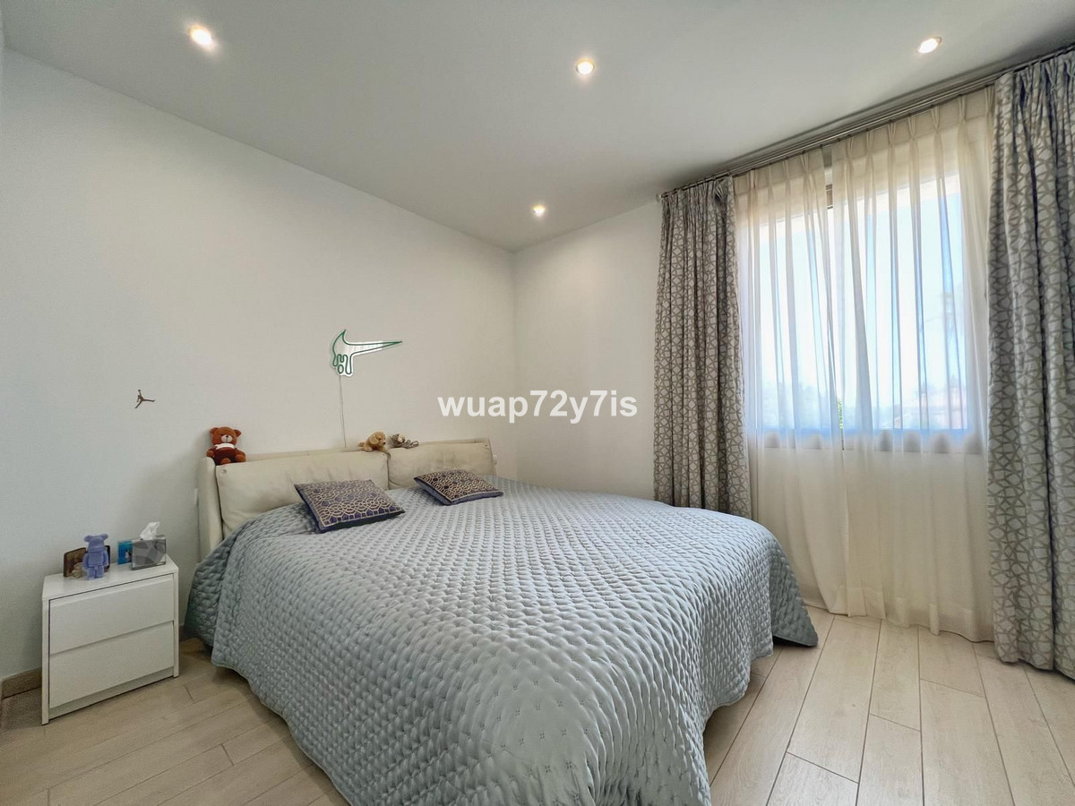 Se vende Villa - Chalet de 5 dormitorios en Costa Del Sol, Cadiz, España