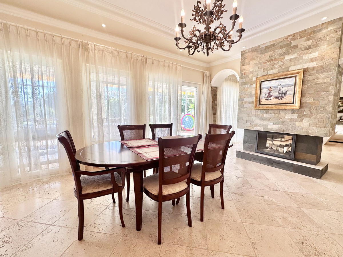 6 Bed Townhouse for sale in El Rosario Costa Del Sol, Málaga, Spain