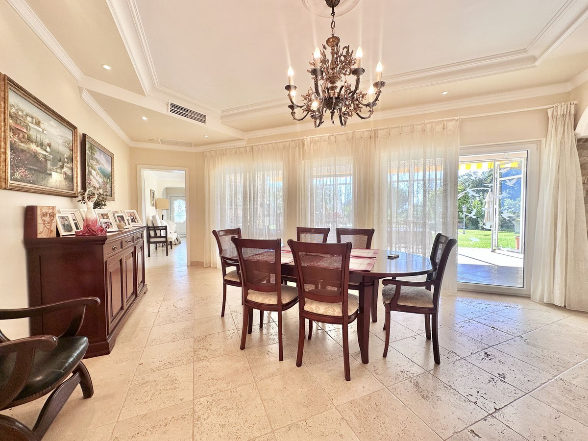 6 Bed Townhouse for sale in El Rosario Costa Del Sol, Málaga, Spain
