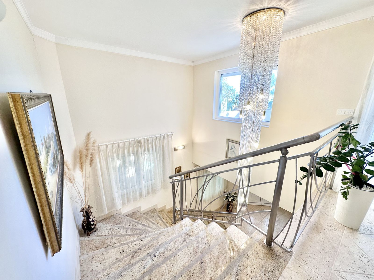 6 Bed Townhouse for sale in El Rosario Costa Del Sol, Málaga, Spain