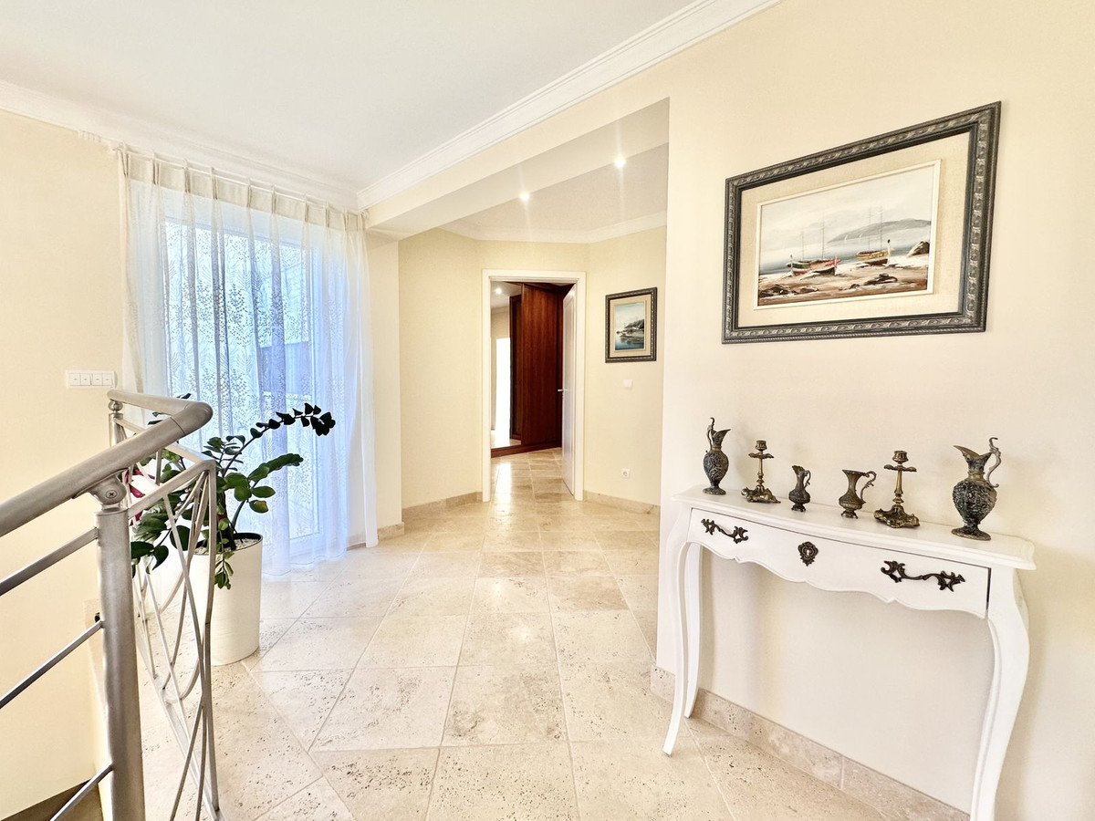 6 Bed Townhouse for sale in El Rosario Costa Del Sol, Málaga, Spain