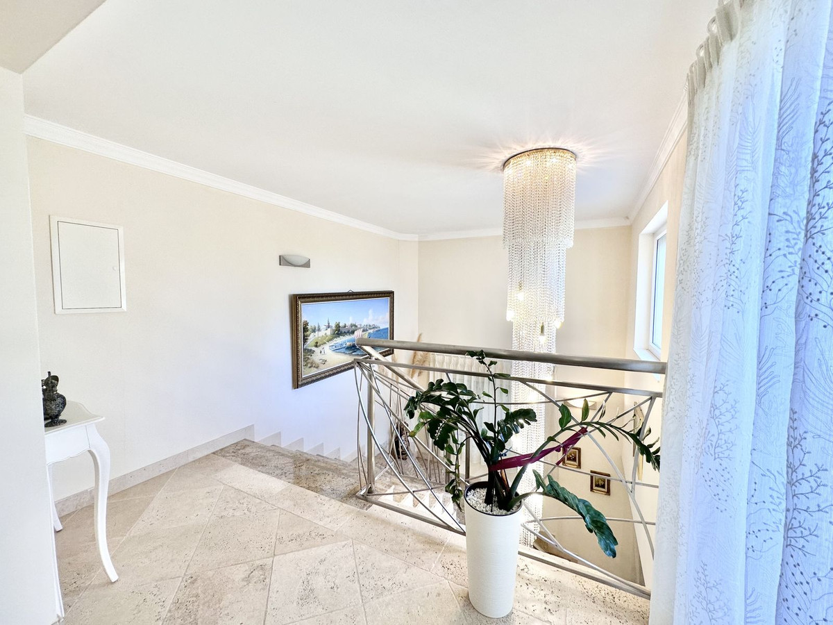 6 Bed Townhouse for sale in El Rosario Costa Del Sol, Málaga, Spain