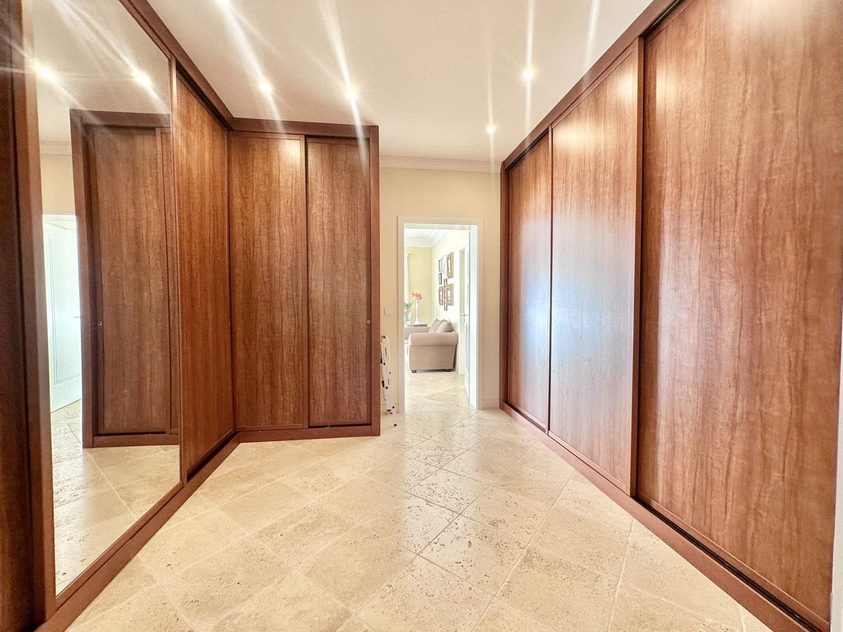6 Bed Townhouse for sale in El Rosario Costa Del Sol, Málaga, Spain