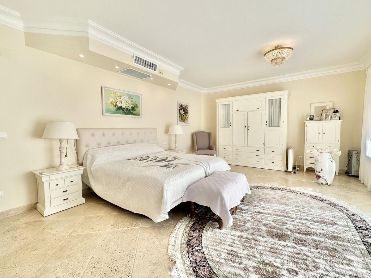 6 Bed Townhouse for sale in El Rosario Costa Del Sol, Málaga, Spain