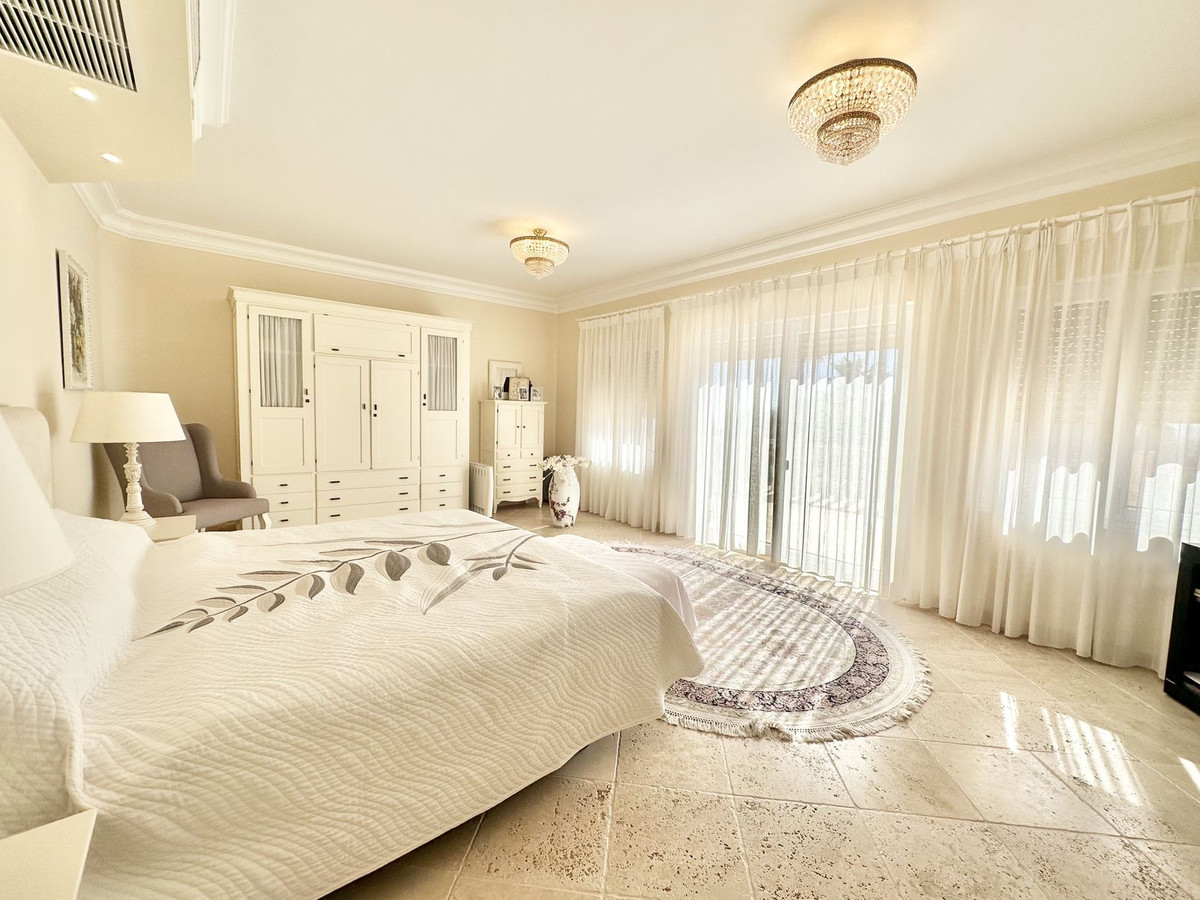 6 Bed Townhouse for sale in El Rosario Costa Del Sol, Málaga, Spain