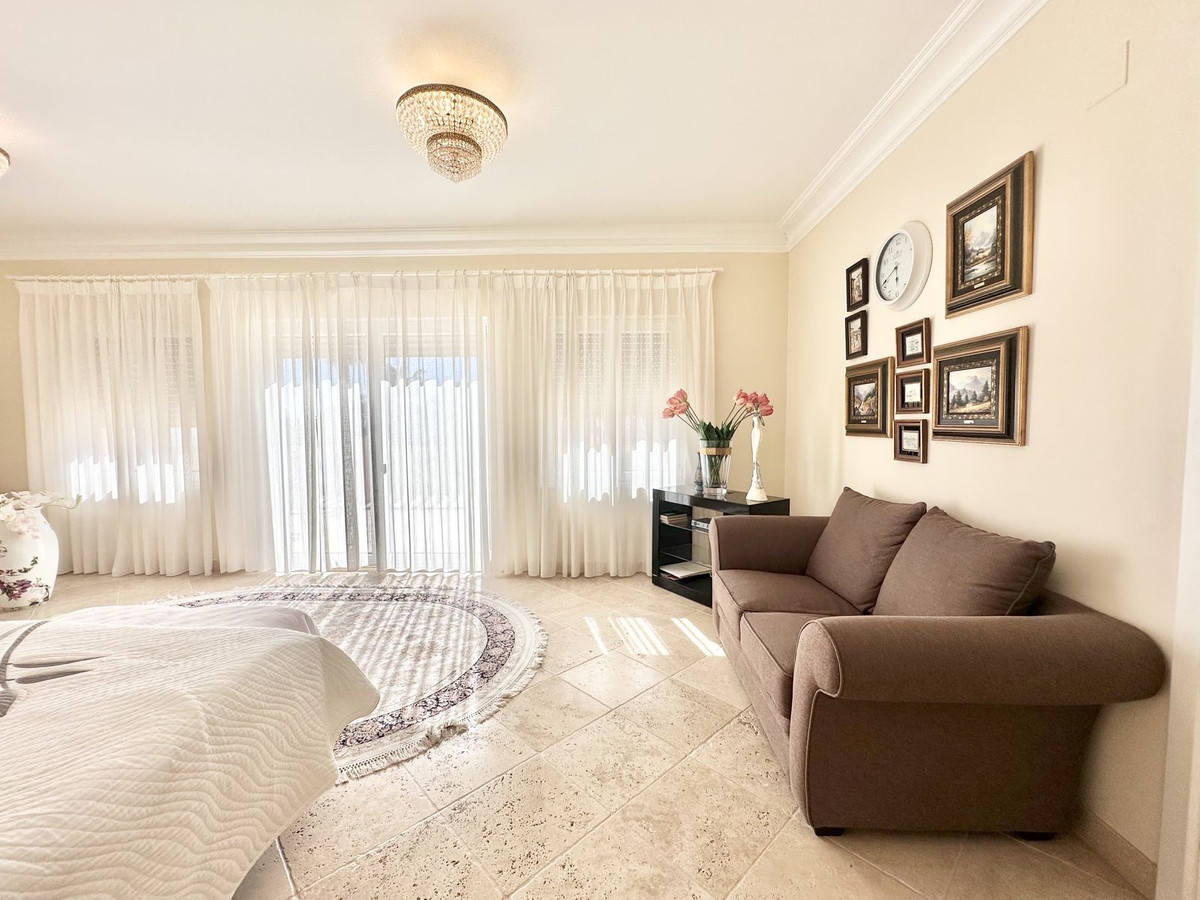 6 Bed Townhouse for sale in El Rosario Costa Del Sol, Málaga, Spain