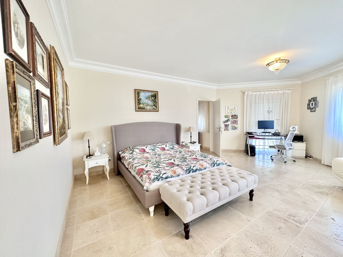 6 Bed Townhouse for sale in El Rosario Costa Del Sol, Málaga, Spain