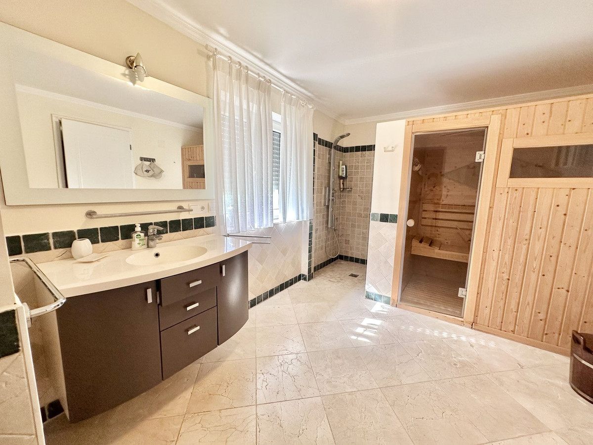 6 Bed Townhouse for sale in El Rosario Costa Del Sol, Málaga, Spain