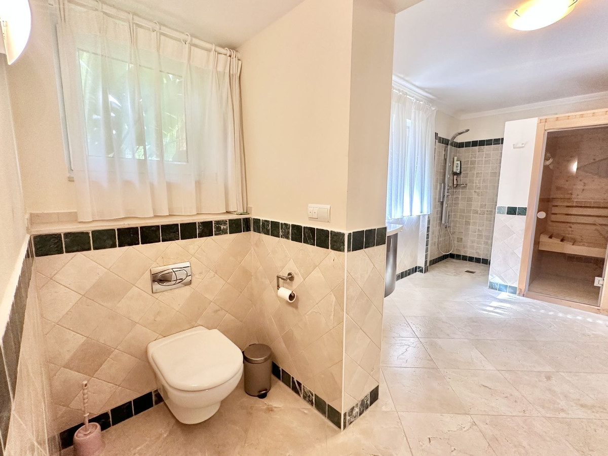 6 Bed Townhouse for sale in El Rosario Costa Del Sol, Málaga, Spain