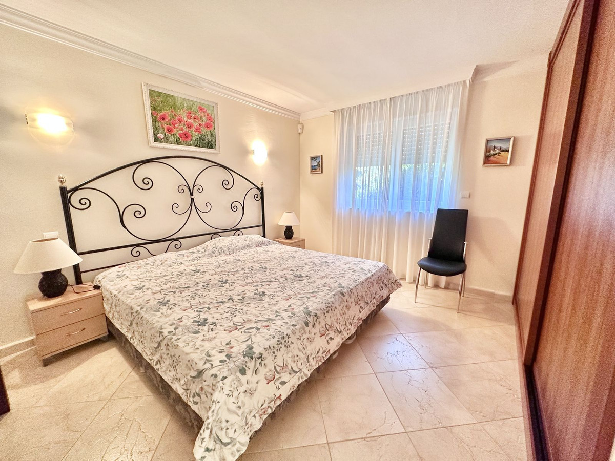 6 Bed Townhouse for sale in El Rosario Costa Del Sol, Málaga, Spain