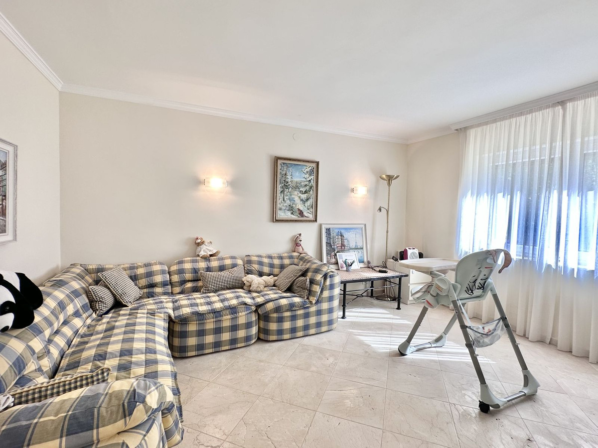 6 Bed Townhouse for sale in El Rosario Costa Del Sol, Málaga, Spain