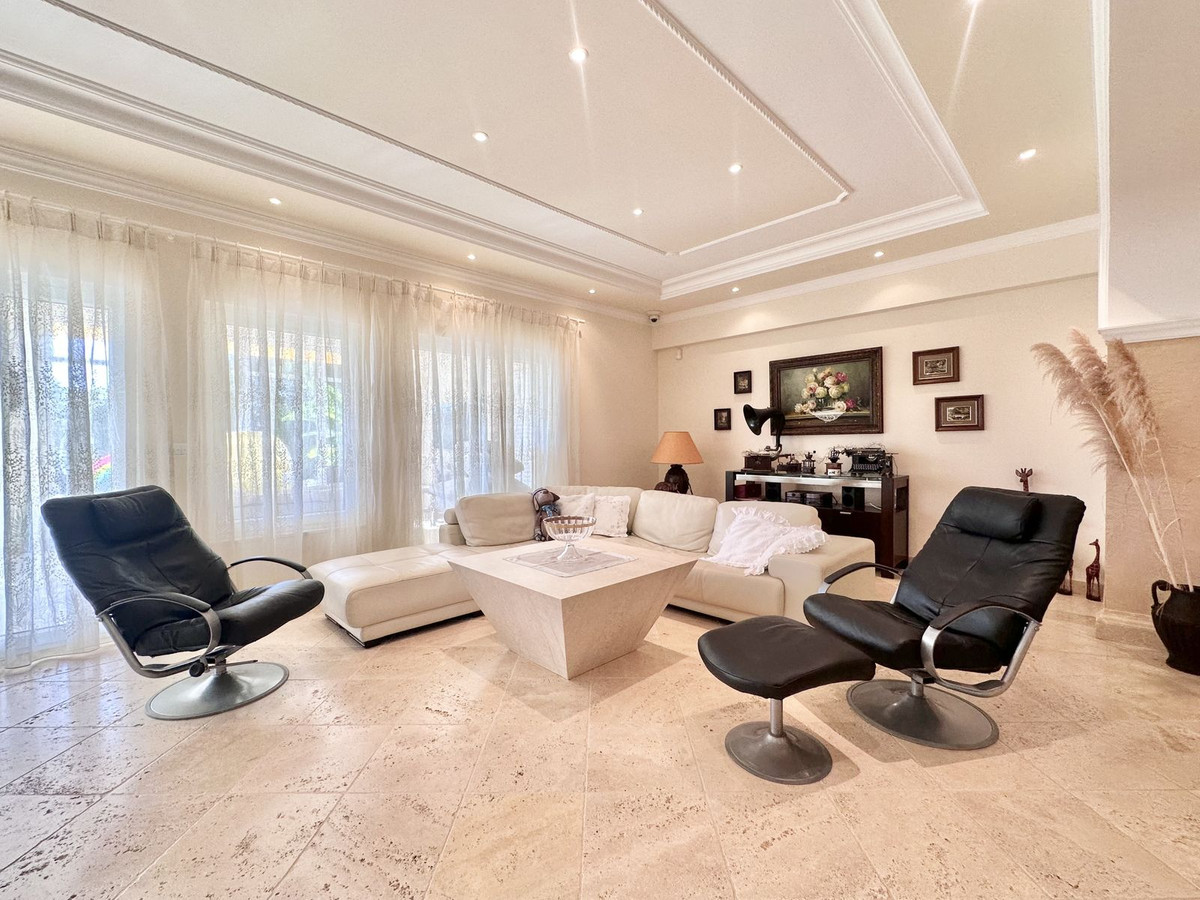 6 Bed Townhouse for sale in El Rosario Costa Del Sol, Málaga, Spain