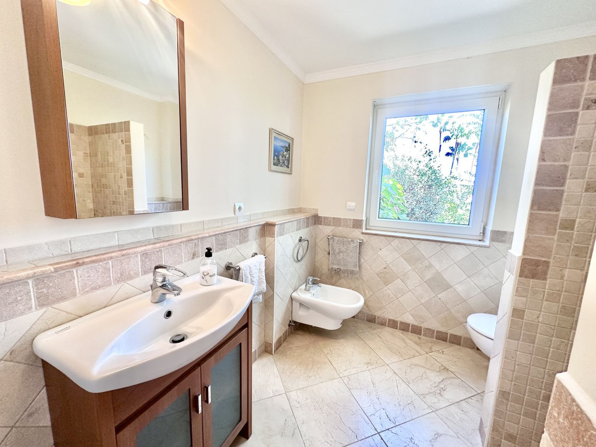 6 Bed Townhouse for sale in El Rosario Costa Del Sol, Málaga, Spain