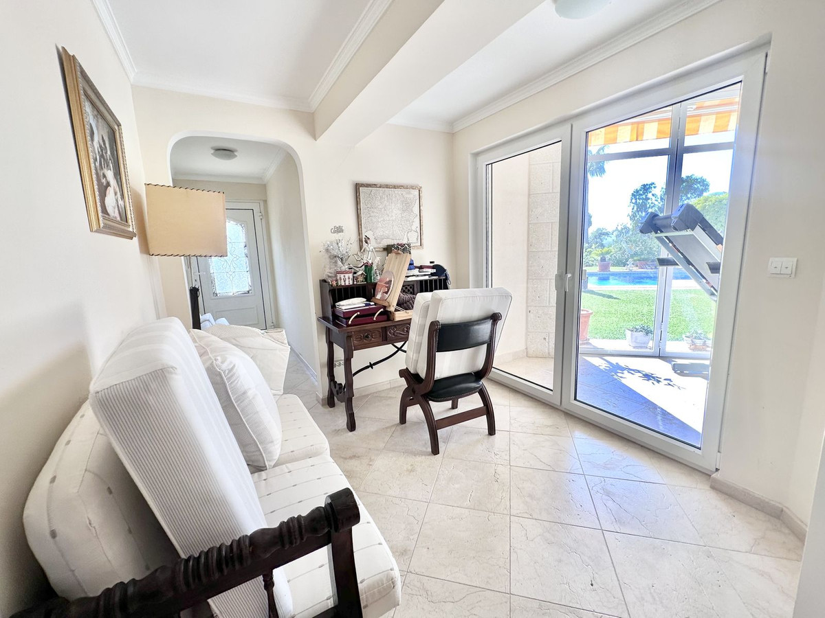 6 Bed Townhouse for sale in El Rosario Costa Del Sol, Málaga, Spain