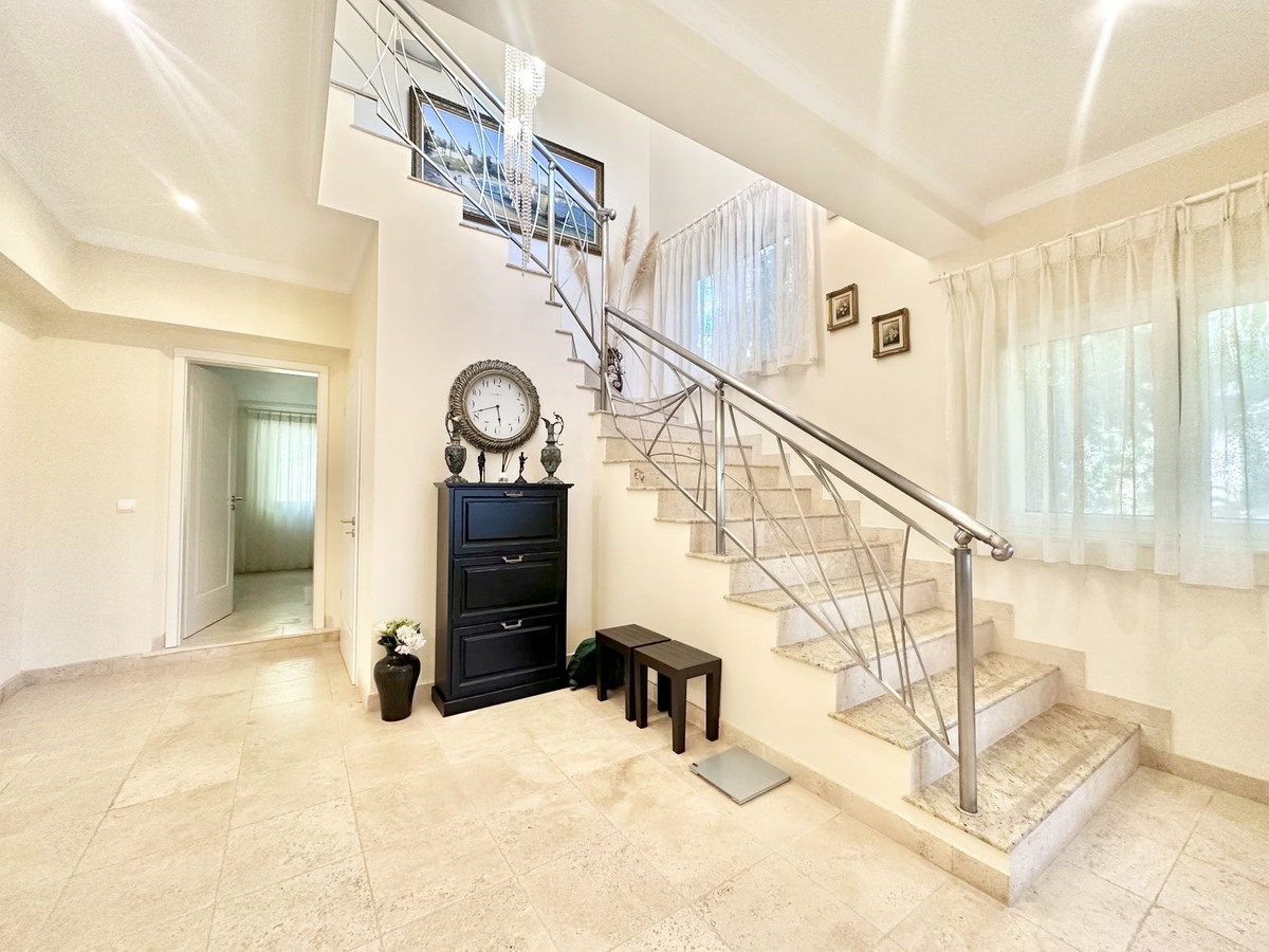 6 Bed Townhouse for sale in El Rosario Costa Del Sol, Málaga, Spain