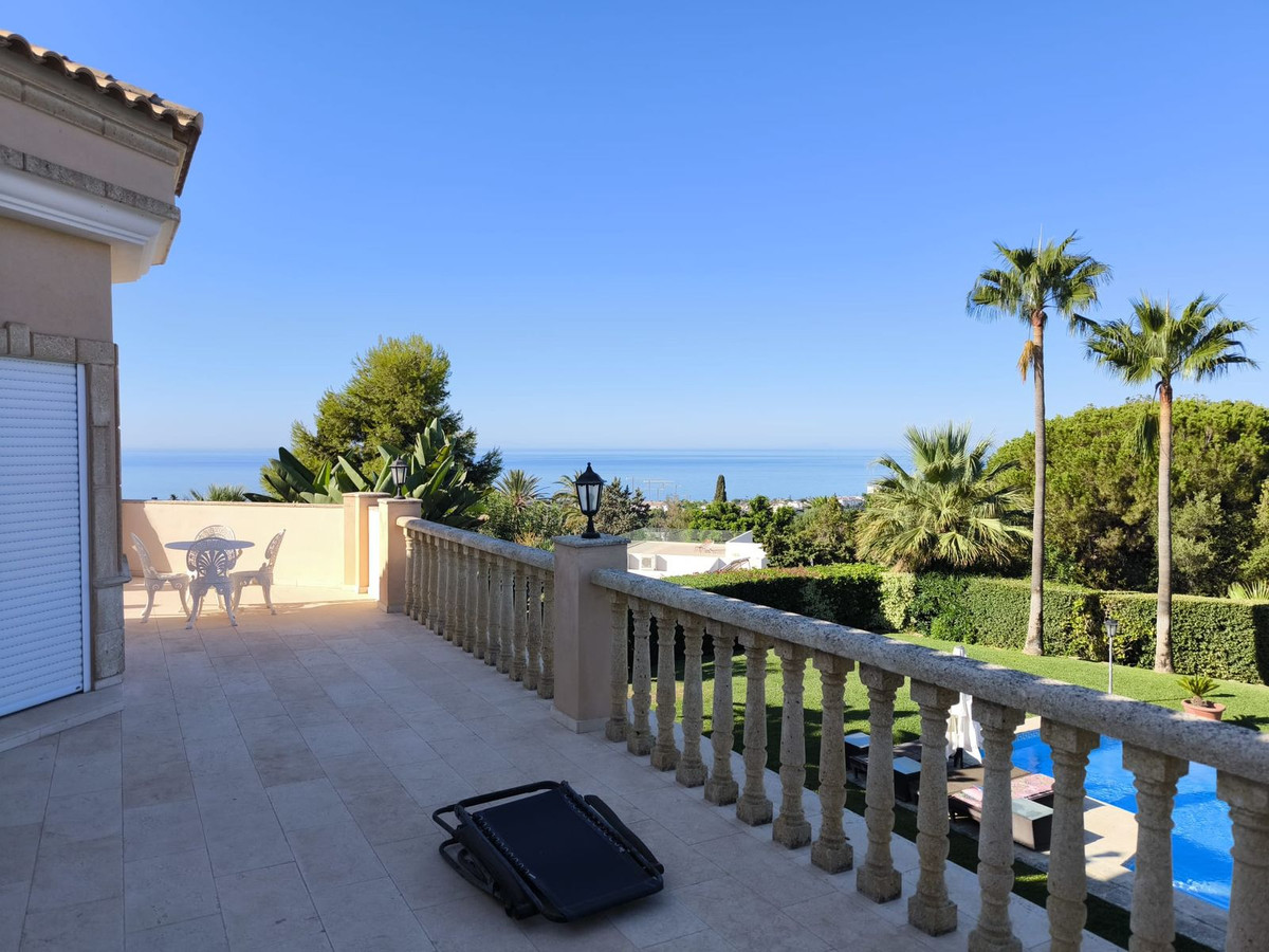 6 Bed Townhouse for sale in El Rosario Costa Del Sol, Málaga, Spain