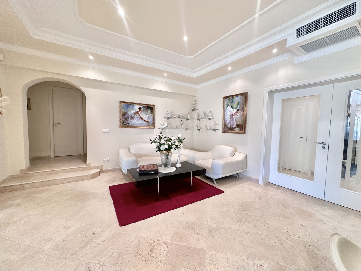 6 Bed Townhouse for sale in El Rosario Costa Del Sol, Málaga, Spain