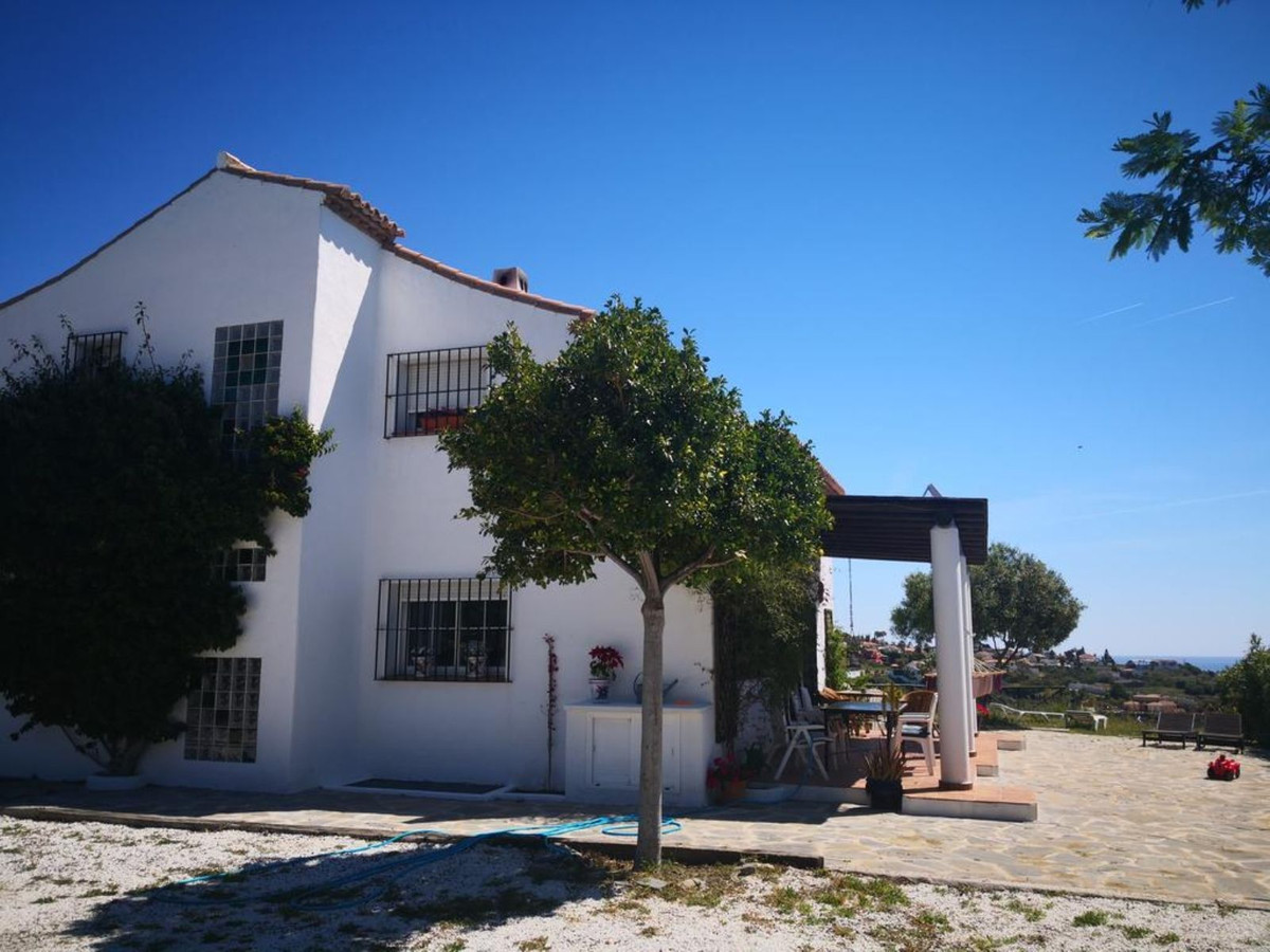 4 Bed Townhouse for sale in Estepona Costa Del Sol, Málaga, Spain