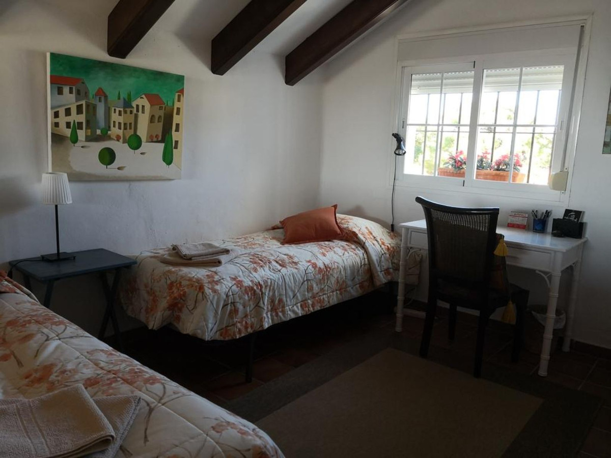 4 Bed Townhouse for sale in Estepona Costa Del Sol, Málaga, Spain